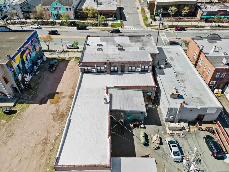 Upscale Private Office Spaces in Monticello's High-demand Commercial Corridor