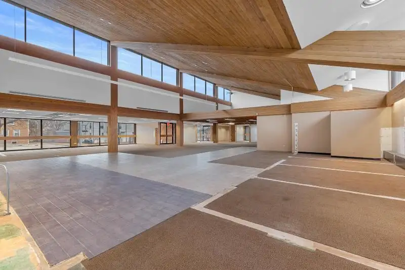 Commercial Lease Opportunity on High-traffic State Hwy 33