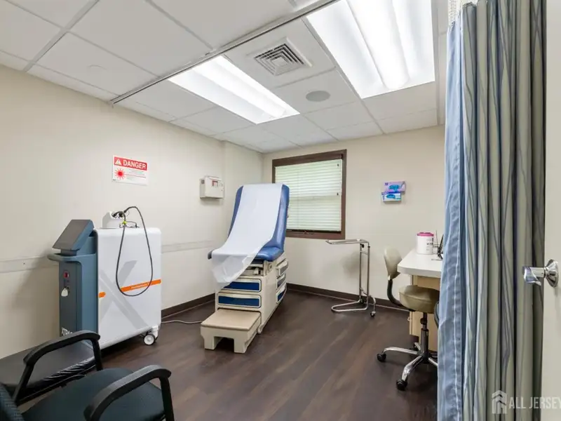Renovated 3,345 Sf Medical Condo in Ferris Plaza, East Brunswick