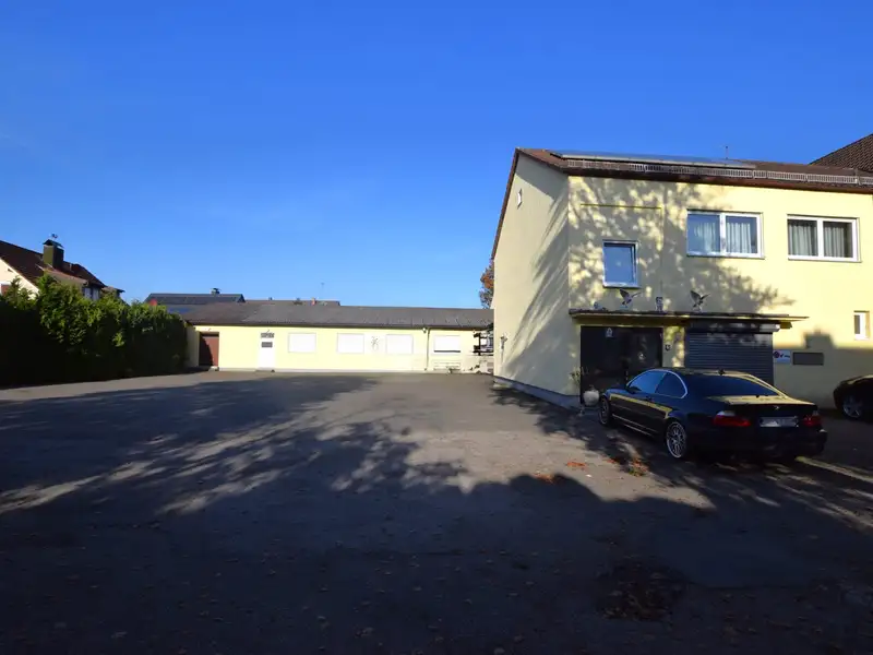 Restaurant and Guest Accommodation with Owner's Apartment in Modernized Facility