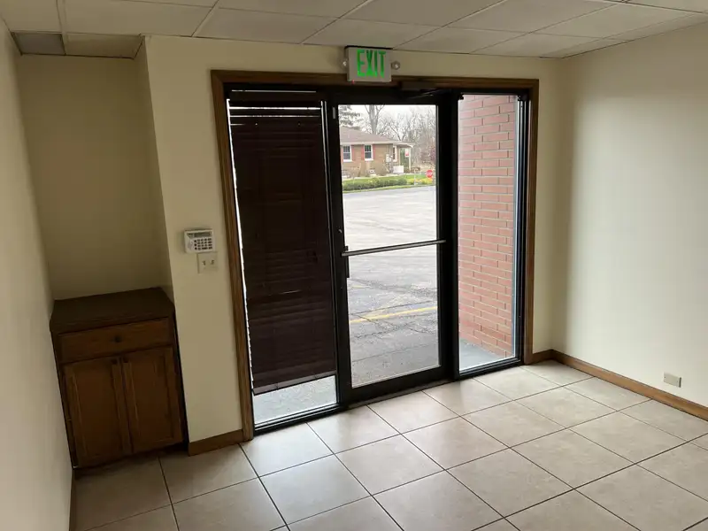 Industrial Flex Space for Lease with Overhead Door and Gated Parking