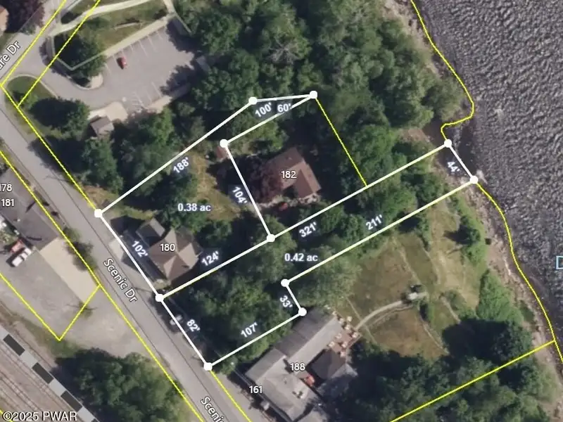 Versatile 948 Sq Ft Commercial Space for Lease in Lackawaxen with River Access