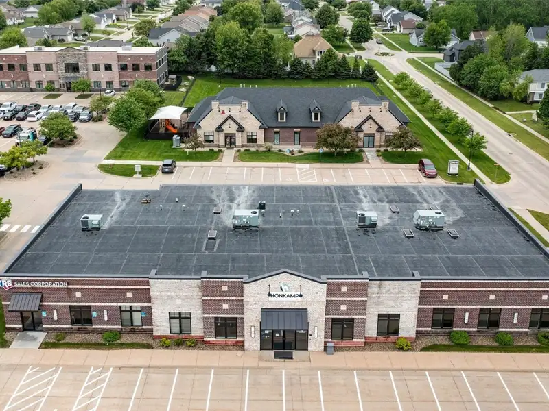 Versatile Office Building with Dual Tenant Configuration in Prime Location