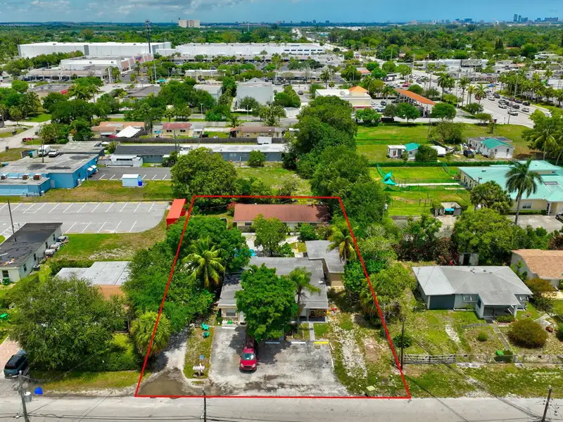 Well-maintained 6-unit Multifamily Property in South Florida with Value-add Potential