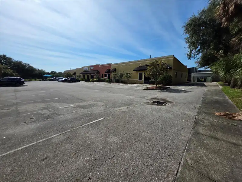 Versatile Commercial Space with Zoning for Office, Retail, and Light Industrial Near I-4