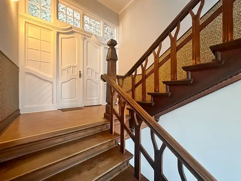 Spacious 249 M² Commercial-residential Unit in Historic Mühlhausen Villa