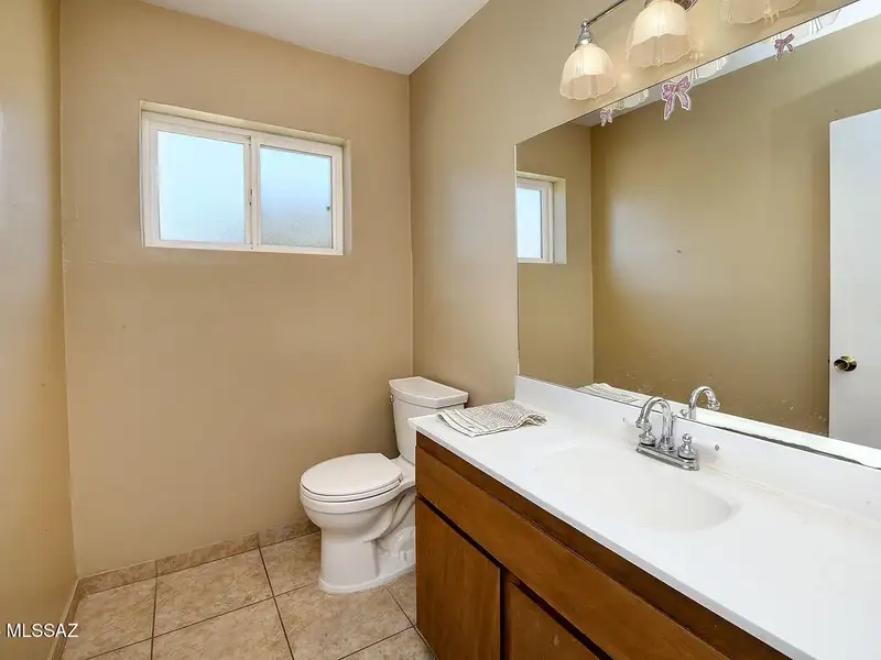 Prime Office Space in Central Tucson with High Visibility and Convenient Amenities
