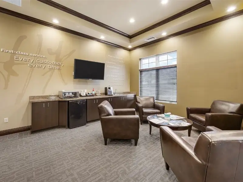 Versatile Office Building with Dual Tenant Configuration in Prime Location