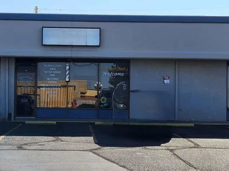 Versatile Retail Space for Salon or Office Near North Ave Walmart