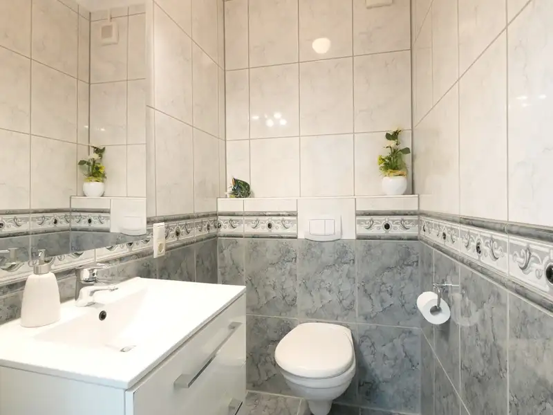 Versatile Residential and Commercial Property in Bad Lippspringe with Garden and Parking