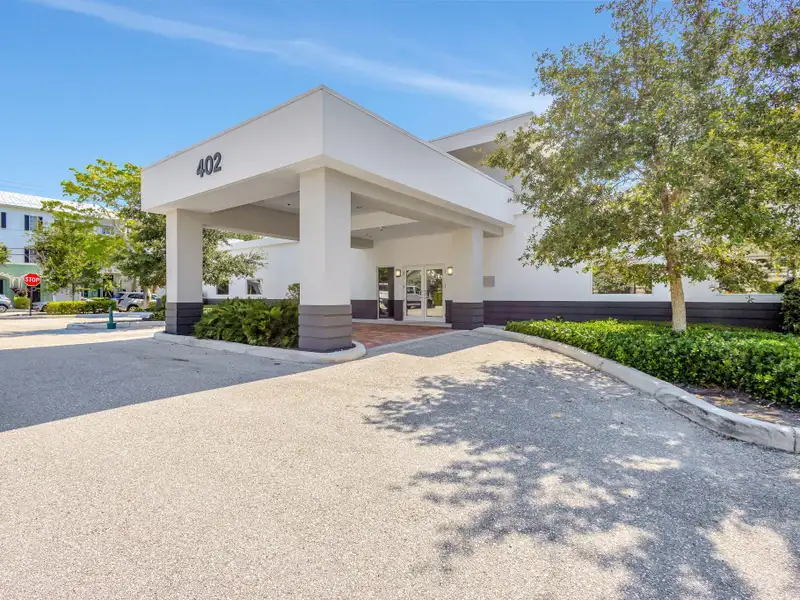 Renovated 5,194 Sf Commercial Building on Federal Highway, Delray Beach