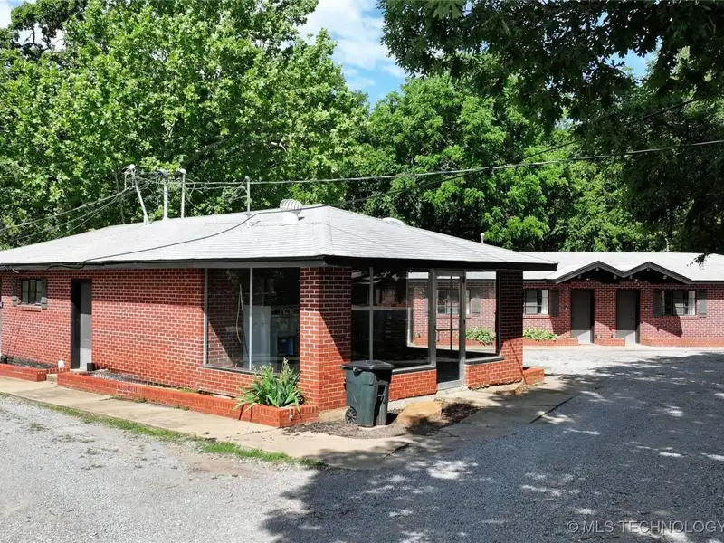 Historic 25-unit Resort on Hwy 51 Near Lake Fort Gibson, Wagoner, Oklahoma