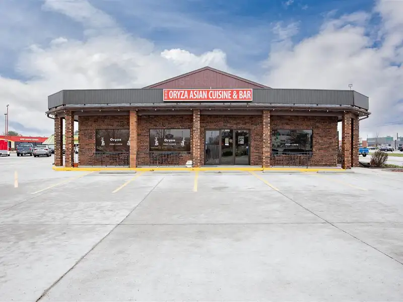 Versatile 9,236 Sq Ft Retail Property for Sale in Prime Location with Ample Parking