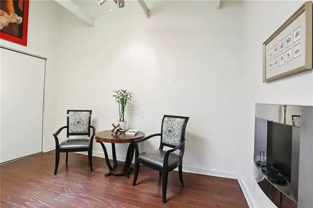 Historic 3-bedroom Residence with Rooftop Terrace in Cbd, Plus 1-bedroom Unit for Rental