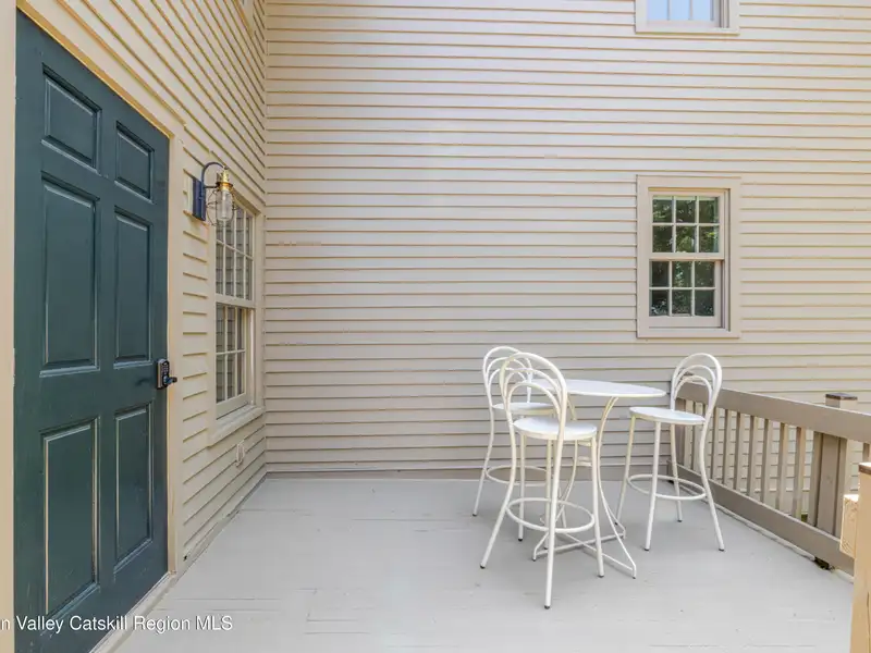 Historic Mixed-use Landmark in Kinderhook Village with Restaurant and Flexible Suites