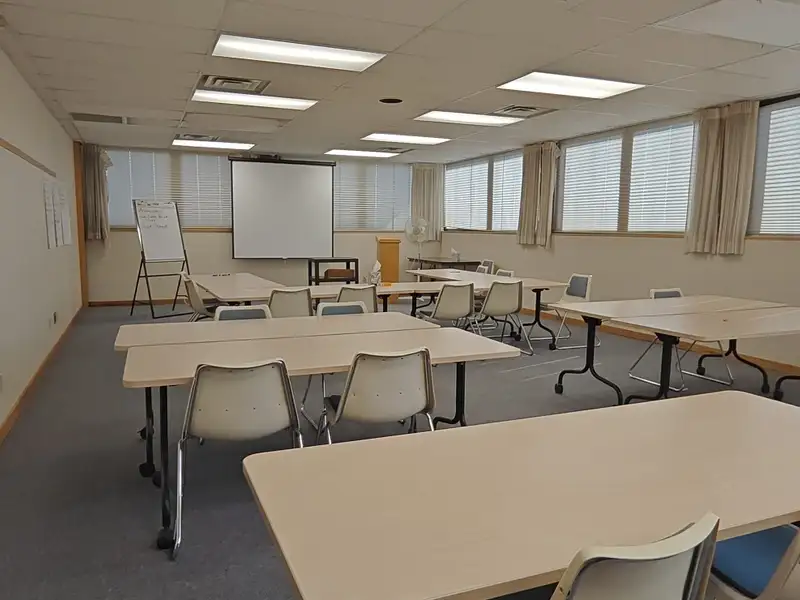 Large Office Building with Panoramic Views in Prime Downtown Location, 40,000 Sqft