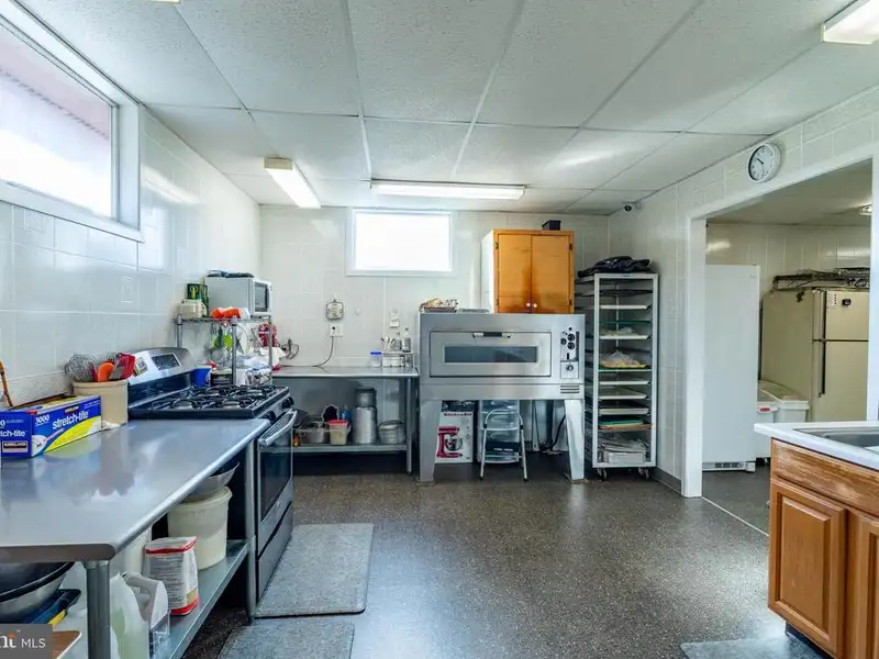 Established Restaurant with Commercial Kitchen and 120+ Seating in Hardy County
