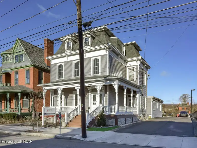 Renovated Downtown Office Building with Ample Parking for 10 Cars