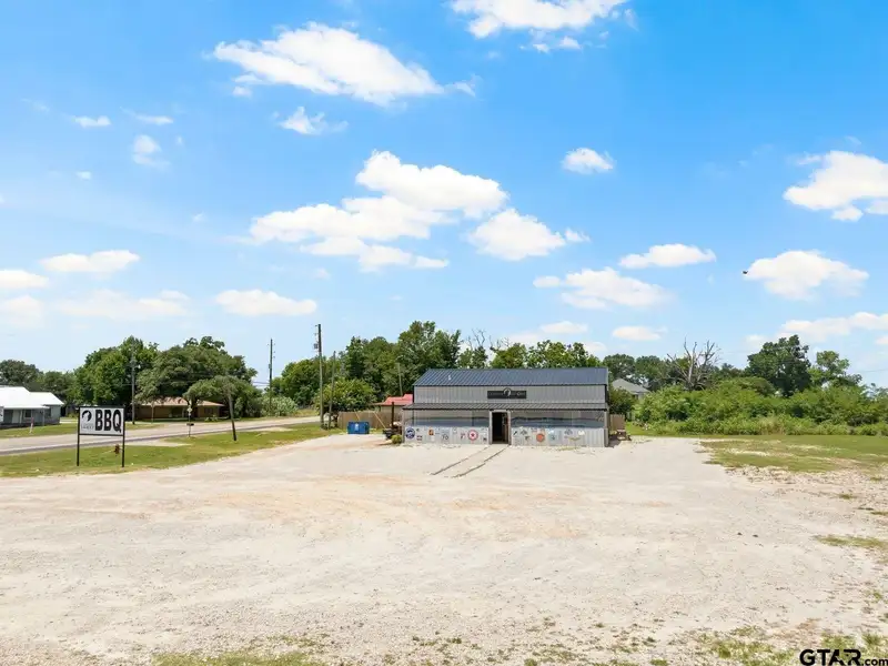 Commercial Property with 2400 Sq Ft Building on 1.168 Acres in Winnsboro, Tx