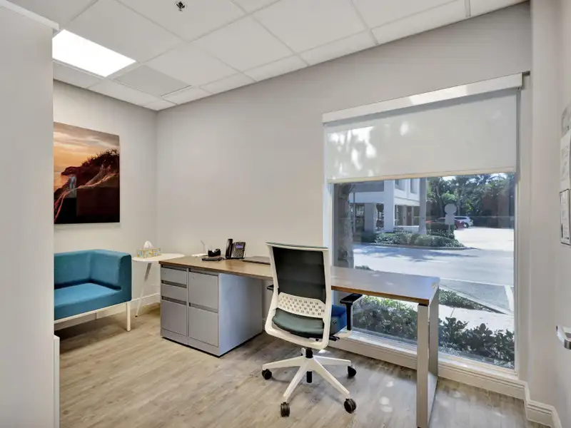 Renovated 5,194 Sf Commercial Building on Federal Highway, Delray Beach
