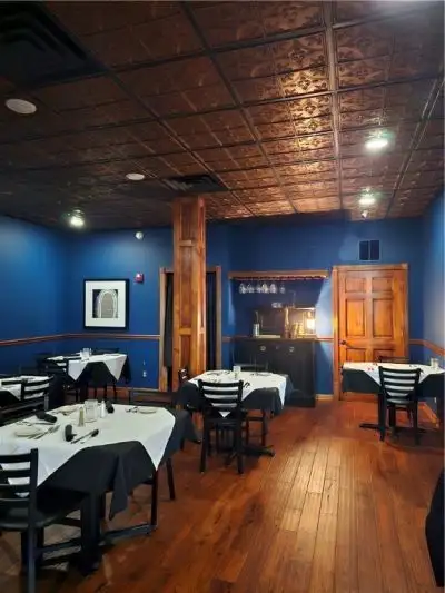 Historic Grand Central Hotel with 15 Suites and Restaurant in Eureka Springs, Ar