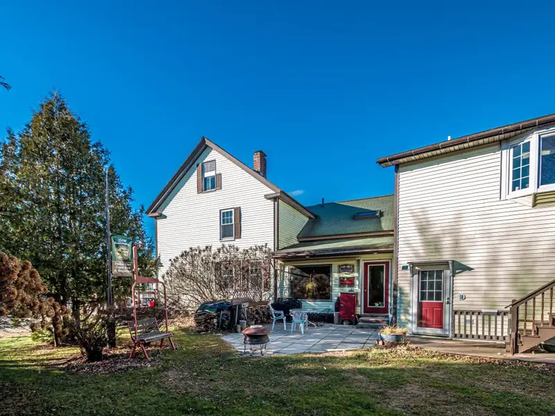 Du Bee Inn: Versatile Bed-and-breakfast with Mountain Views in the Great North Woods
