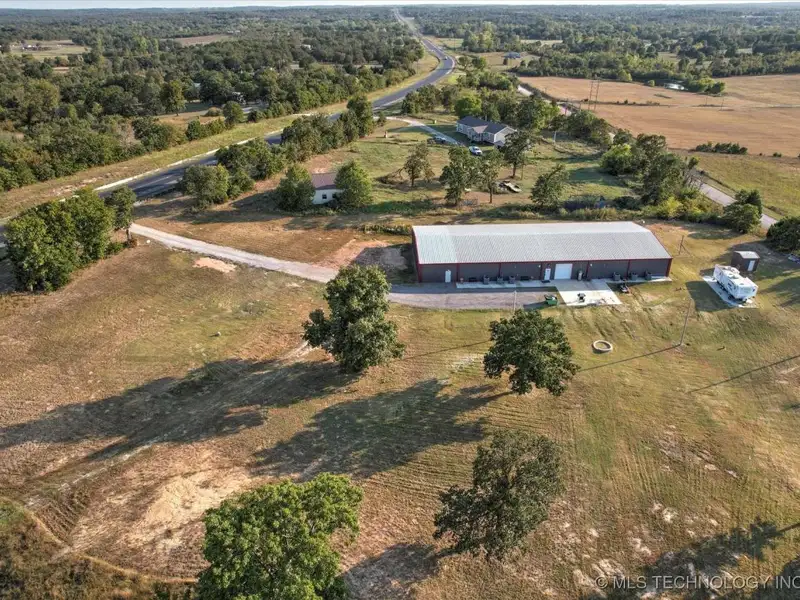 Modern Industrial Property on 9 Acres with Versatile Space and Expansion Potential