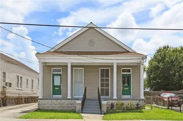 Versatile Commercial Property on Lafayette Street in Historic Old Gretna