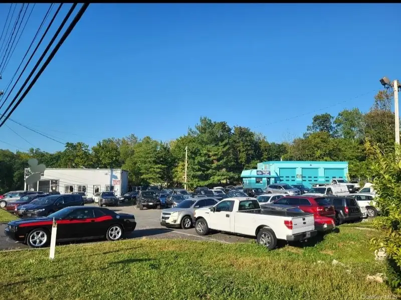 Mixed-use Commercial Property with Auto Sales, Service, and Residence in New Windsor, Ny