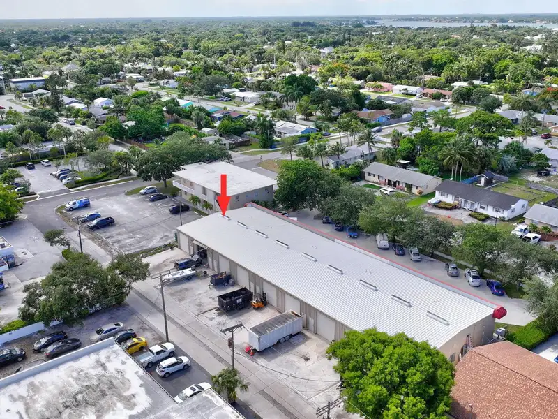 End-cap Warehouse with Offices in Central Jupiter, Move-in Ready