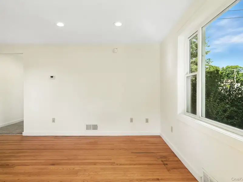 Multi-use Property with Accessory Apartment in High Visibility Location