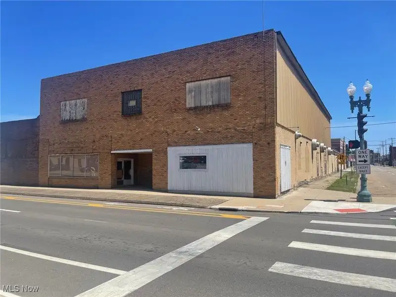 Commercial Land Opportunity on Corner of Walnut Ave. Ne and 3rd St. Ne