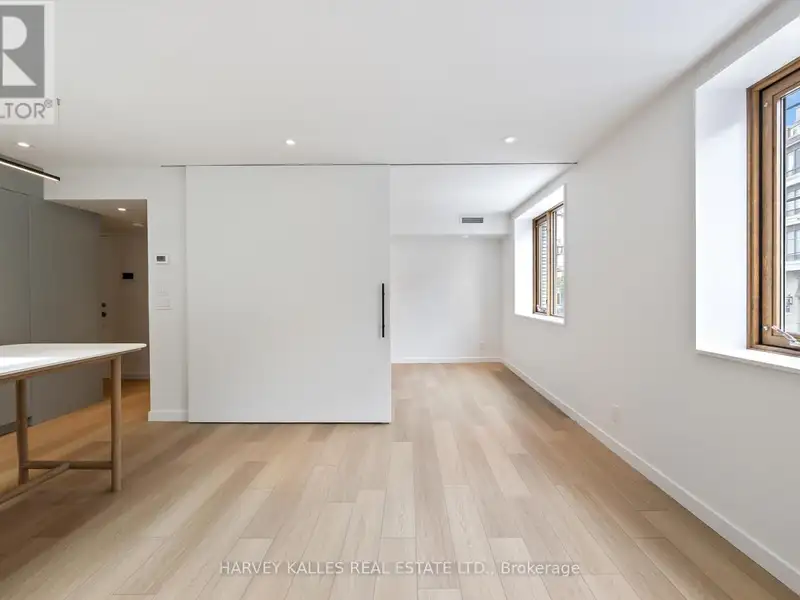 Modern Two Bedroom Suite in Bedford Park with High-end Finishes and Great Amenities