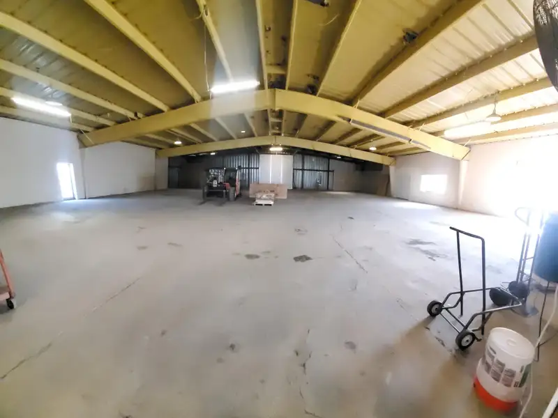 Lease-to-own 6,500 S/f Warehouse in High-traffic Intersection, Western Co