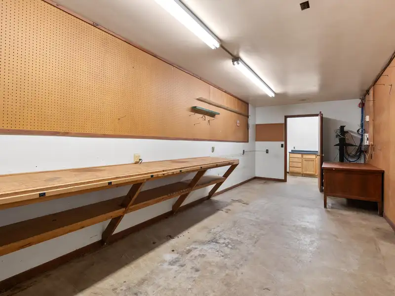 Spacious Office/workshop Space with Open Layout and Convenient Location in Kalamazoo