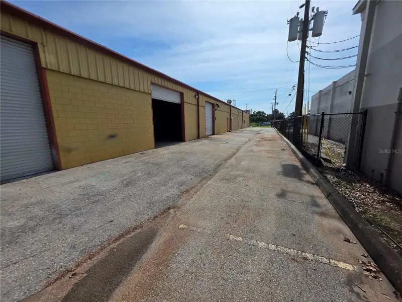 Versatile Commercial Space with Zoning for Office, Retail, and Light Industrial Near I-4