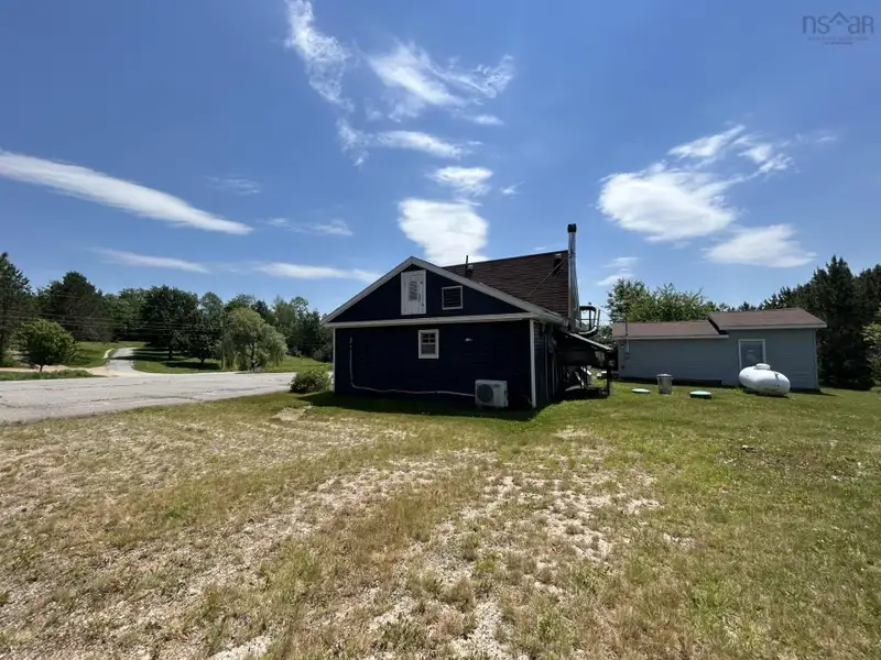 Commercial Restaurant on 1.13 Acres with General Basic Zoning in New Ross, Ns