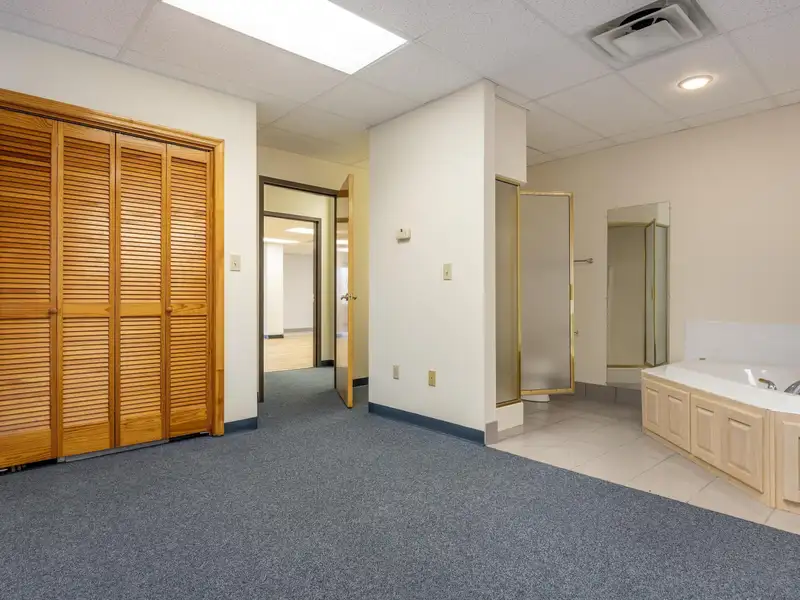 Cleveland, Tn Office Suites for Lease - Newly Remodeled, 2,400 & 2,164 Sq Ft