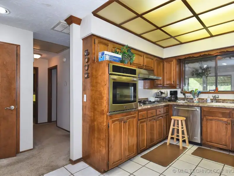 Live-work Property: 2000 Sq. Ft. Office Building with House on 1.25 Acres