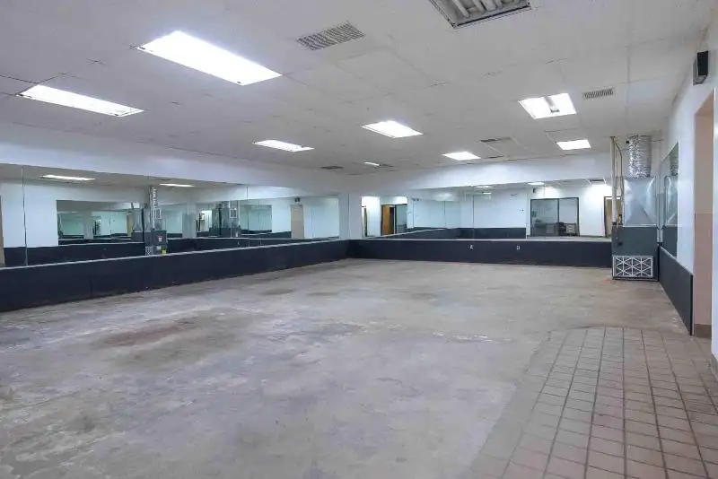 Large Commercial Building with 420 Feet Frontage on State Highway 32, Zoned B-2
