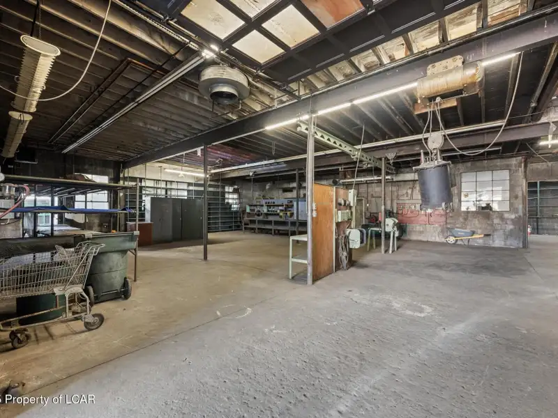 8,000+ Sq Ft Versatile Building in Central Wyoming Near Wyoming Ave