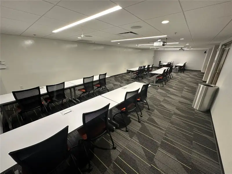 Modern Office Space with Amenities in Hiawatha, Ia - Ample Parking and Training Rooms