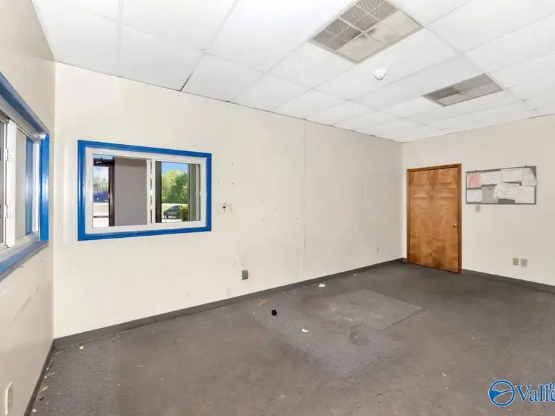 Flexible Industrial Property with 3 Buildings on 6 Acres in Huntsville, Al