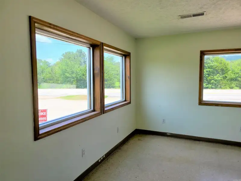 Commercial Property with Highway Frontage, Multiple Buildings, and 6 Acres in St. Joe