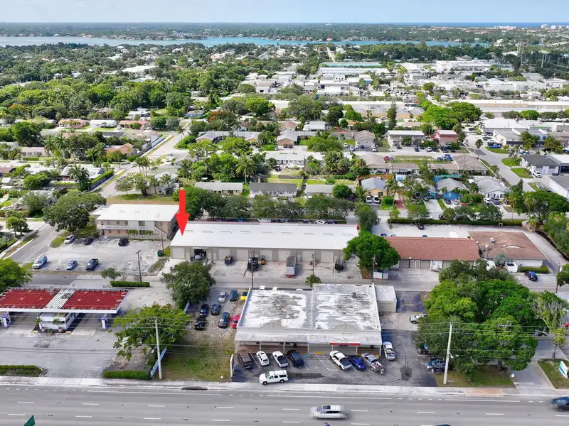 End-cap Warehouse with Offices in Central Jupiter, Move-in Ready