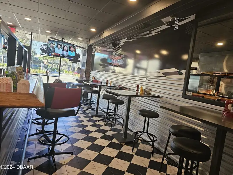 Income-producing Commercial Property on Us 92 Near Daytona Beach