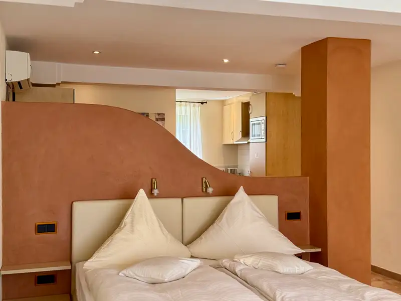 Renovated Country Hotel and Apartment Complex Near Romantic Road with Expansion Potential
