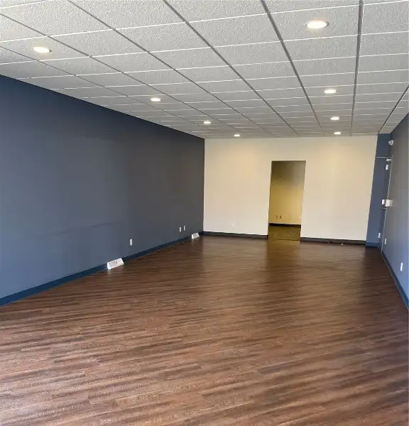Commercial Property in Medquarter, Prime 1st Avenue Location Near Coe College