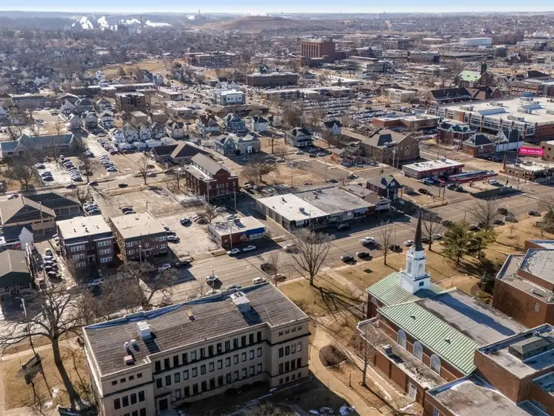 Income-producing Commercial Property with Four Buildings in Cedar Rapids' Medquarter