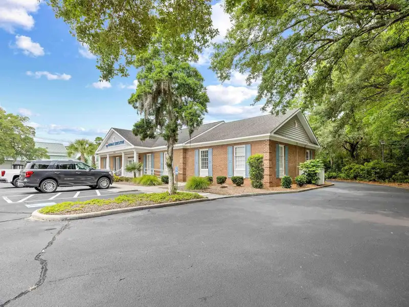 Standalone Commercial Building with Drive-thru in High-traffic Pawleys Island Location